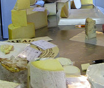 大量のチーズ